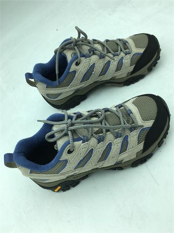 Merrell: Moab 2 Vent Hiking Shoe - Women- Aluminum/Marlin - Size 7.5