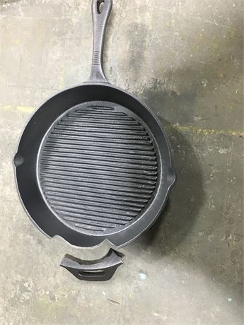 Cast Iron Skillet - DAMAGED