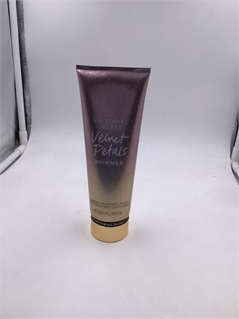 Victoria Secret - Velvet Petals Shimmer, 8oz- Body Lotion