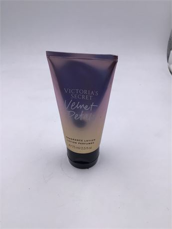 Victoria Secret Velvet Petals, 2.5oz. Body Lotion