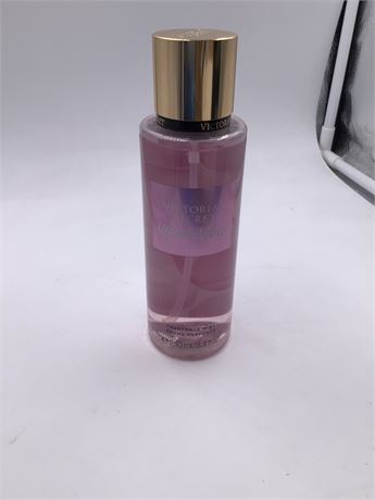 Victoria Secret Velvet Petals, 8.4oz. Body Mist