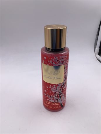 Victoria Secret Winter Plum, 8.4oz. Body Mist