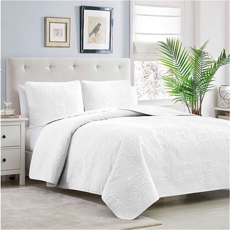 White Bedding Cover with Shams, Size Unknown