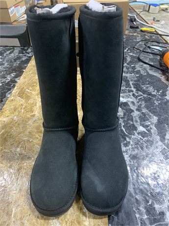 UGG - Boots - Women's - 6