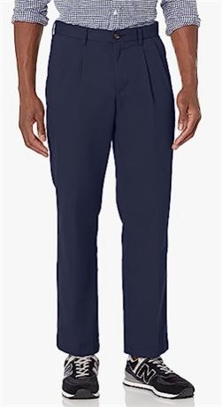 Amazon Essentials Men's Classic-Fit Pleated Chino Pant, 34Wx32L