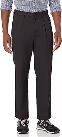 Amazon Essentials Men's Classic-Fit Wrinkle-Resistant Pleated Chino Pant,34Wx32L