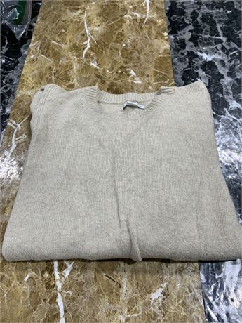 Amazon Essentials Sweater, Medium