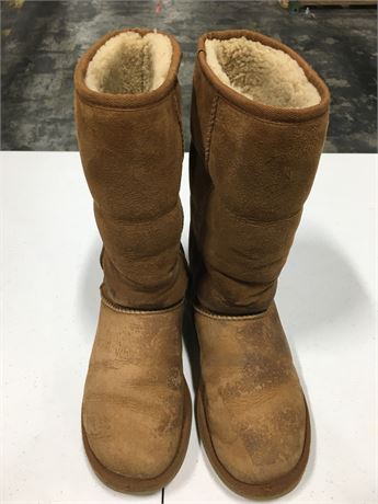 UGG - Boots - Women's - 7