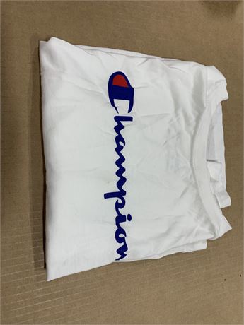 Champion KIds Tee,. Med