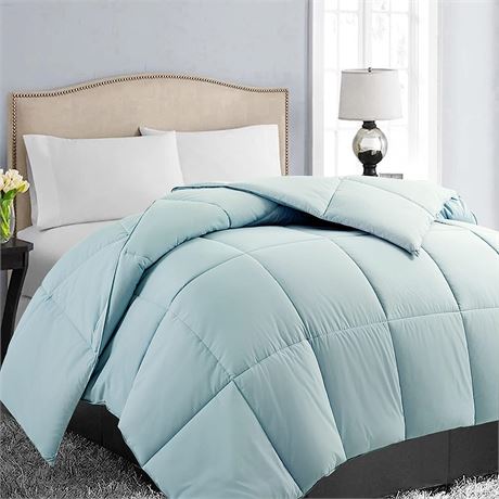 EASELAND King Size Soft Quilted Down Alternative Comforter, Aqua, 90''x102''