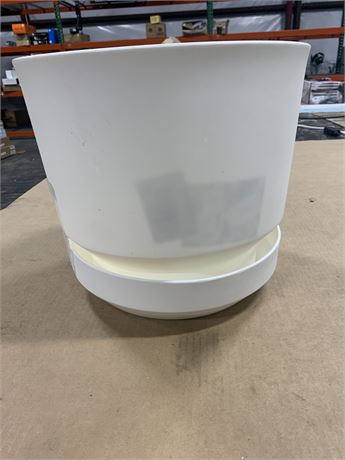 14" Plastic Planter, White