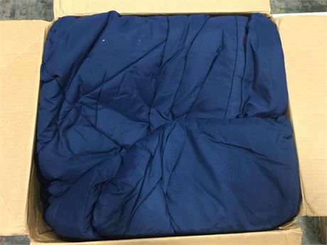 Comforter Blue Size Unknown