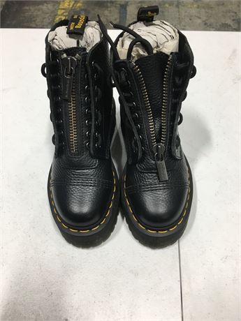 Dr. Martens - Boots - Women's - 5