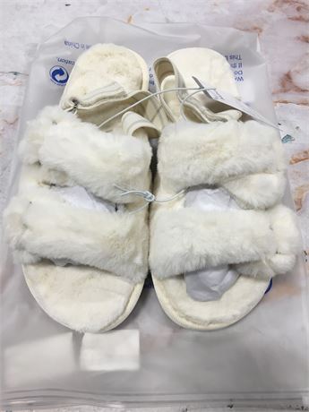 Dogdan Fluffy Slippers with Strap, White, Size 7