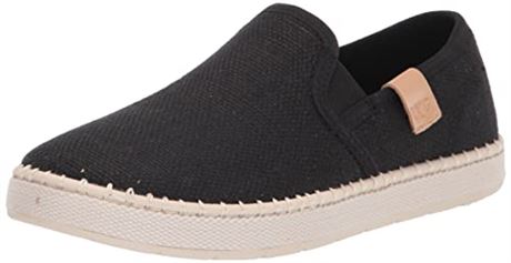 UGG Women's LUCIAH Sneaker, Black, 7